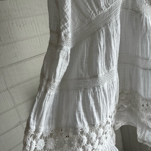 Gauze Muslin V Neck Crochet Tank Top - Picture 4 of 4